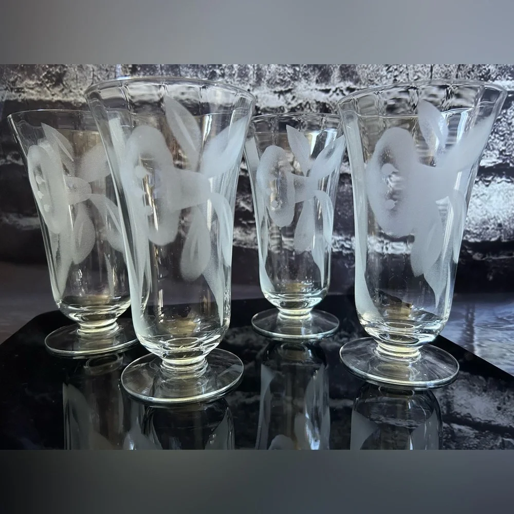 Set of 4 Mid- Century Etched Footed Floral Ice Tea/Water Glasses - Picture 1 of 11